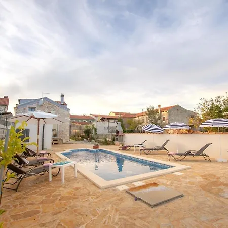Mit Privatpool Fuer 6 Personen Ca 140 Qm In Marcana, Istrien Suedkueste Von Istrien Dom wakacyjny