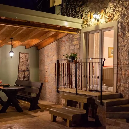 Mit Privatpool Fuer 6 Personen Ca 140 Qm In Marcana, Istrien Suedkueste Von Istrien * Marčana