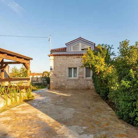 Mit Privatpool Fuer 6 Personen Ca 140 Qm In Marcana, Istrien Suedkueste Von Istrien *