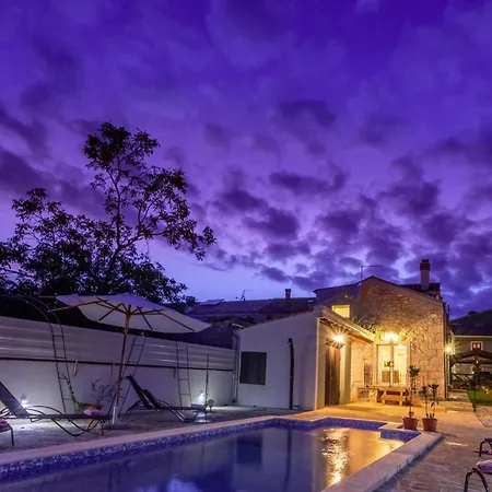 Mit Privatpool Fuer 6 Personen Ca 140 Qm In Marcana, Istrien Suedkueste Von Istrien