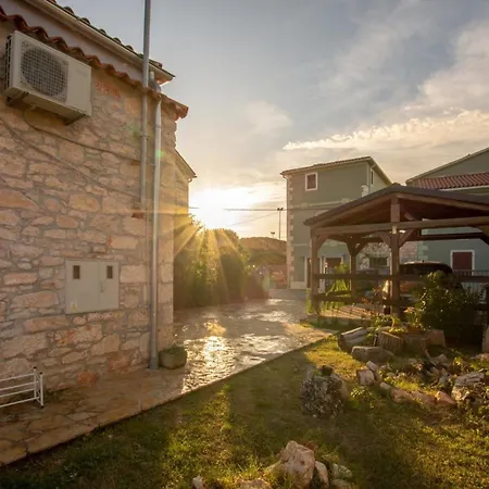Mit Privatpool Fuer 6 Personen Ca 140 Qm In Marcana, Istrien Suedkueste Von Istrien Dom wakacyjny Marčana